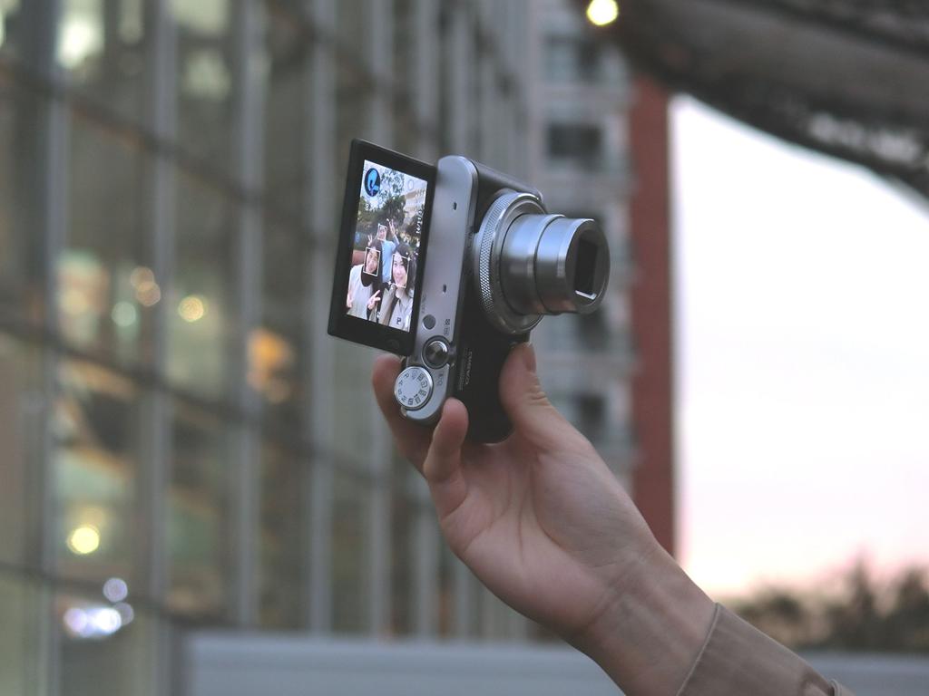 CASIO Digital Camera EXILIM Angle 19mm Wide View Photo for Creating Animated Videos EXZR4000 Black EX-ZR4000BK Ultra-Wide