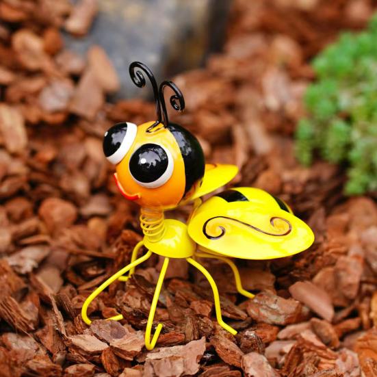 Metal Bee Garden Statue Small Cute Bumble Bee Sculpture Outside Fence Lawn Yard Art Ornament for Garden Backyard Table Wall Decor