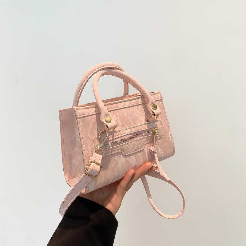Casual niche design handbag shoulder 2025 autumn new fashion personalized messenger small square bag women's bag