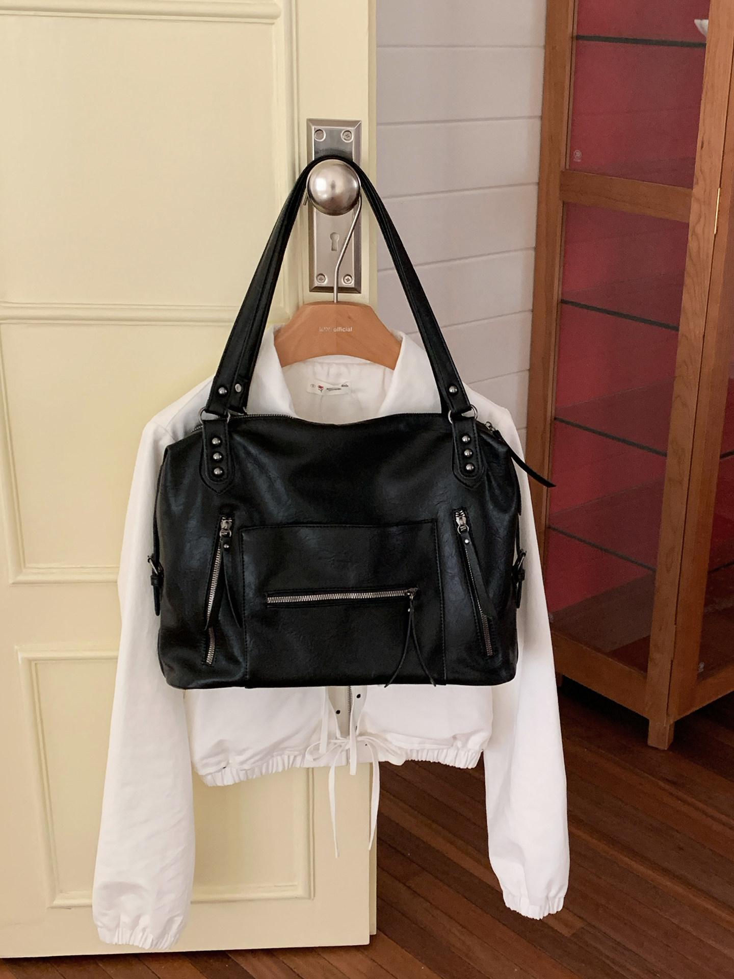 

Vintage Rivet Design Women Pu Shoulder Bags Multi-pocket Large Capacity Ladies Travel Tote Versatile Solid Color Female Handbag чёрный