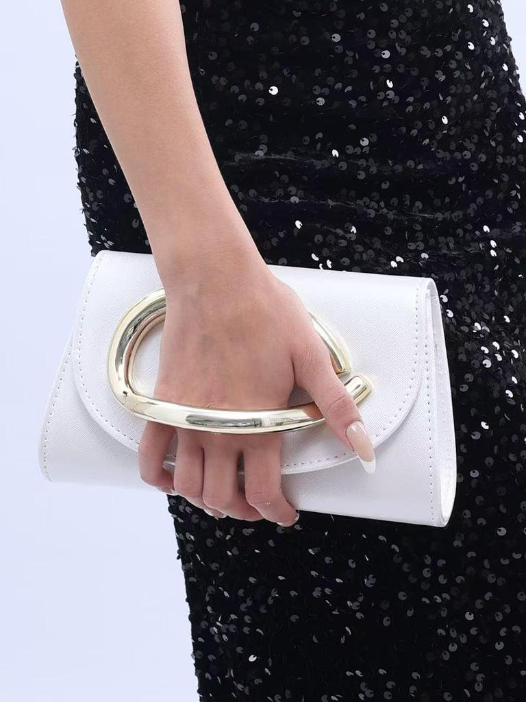 Trendy European & American Women's Clutch: Classic Handheld Evening Bag, Luxurious Crossbody & Shoulder Style.