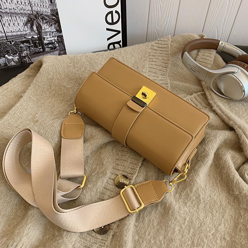 French Chic Designer Women s Handbag 2023 New Autumn And Winter High-end Fashion Small Square Bag хаки