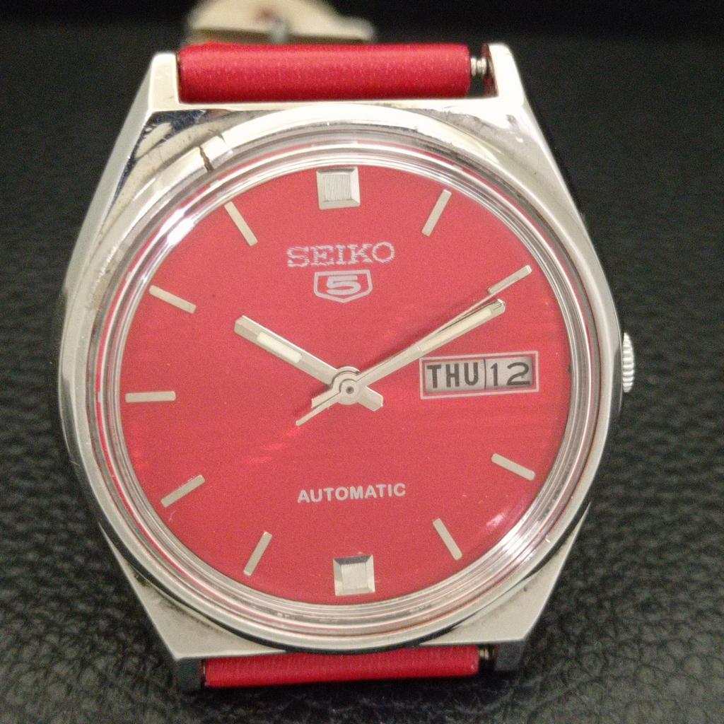 AUTOMATIC 7006A VINTAGE SEIKO 5 JAPAN MENS RED COLOR DIAL WATCH A701634-5 R206c-a701634