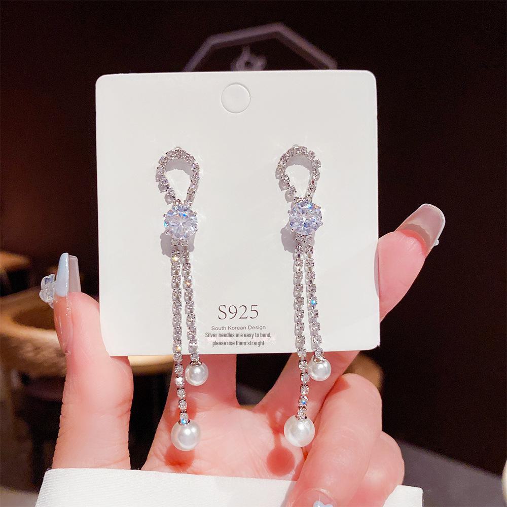 

Серьги-звездочки с кисточками Luna Happiness — вдохновлены Дилиребой и Чжоу Фан