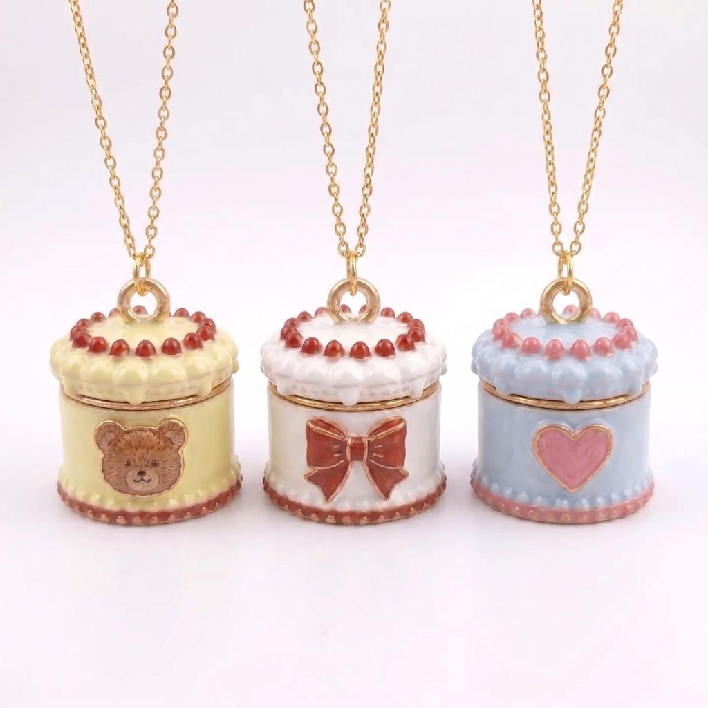 Bear Cake Pendant Necklace With Openable Triangular Charm Copper Chain For Casual Wear