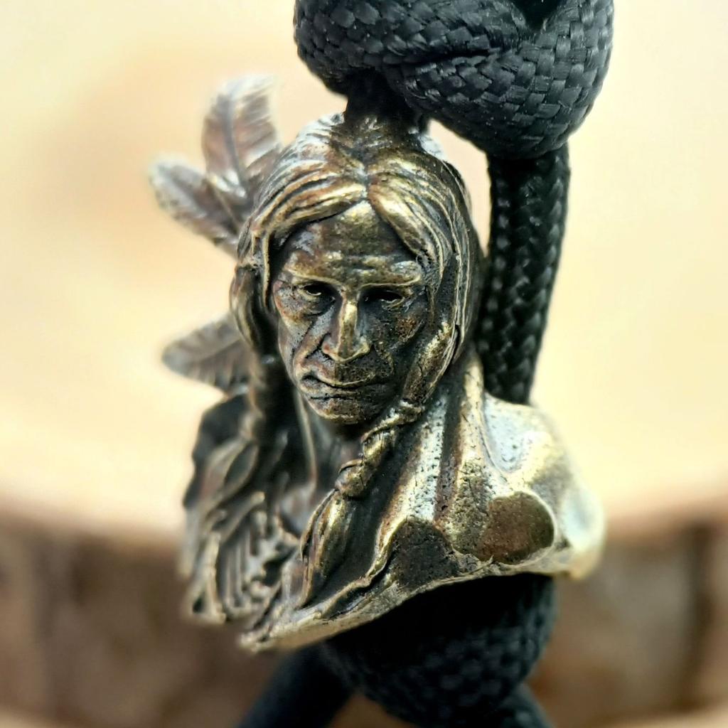 Mosazná soška hlavy indického kmenového válečníka, korálky na nůž, přívěsek, šňůrka na svítilnu, závěsné EDC, venkovní nástroj, DIY klíčenka, náramek, doplněk