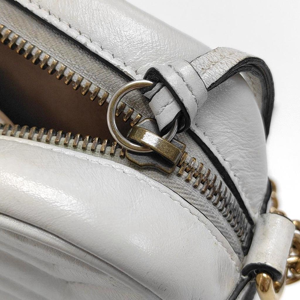 [Gebraucht] GG Marmont Serie Marmont Vielseitige Goldene Logo-Kette Gestepptes Leder Kamera-Tasche - Gut #1AYEXD5