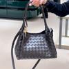 2025 Nuovo design di nicchia borsa a tracolla singola sotto l'ascella borsa da pendolare grande capacità borsa a tracolla alla moda versatile