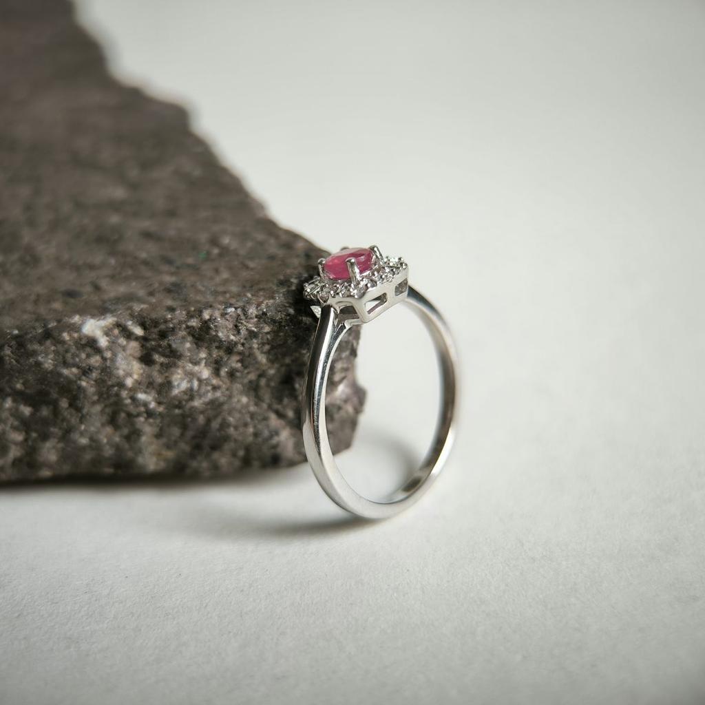 Серебряное кольцо с натуральным рубином 0.533ct, вес изделия 2,2 гр (2187851)