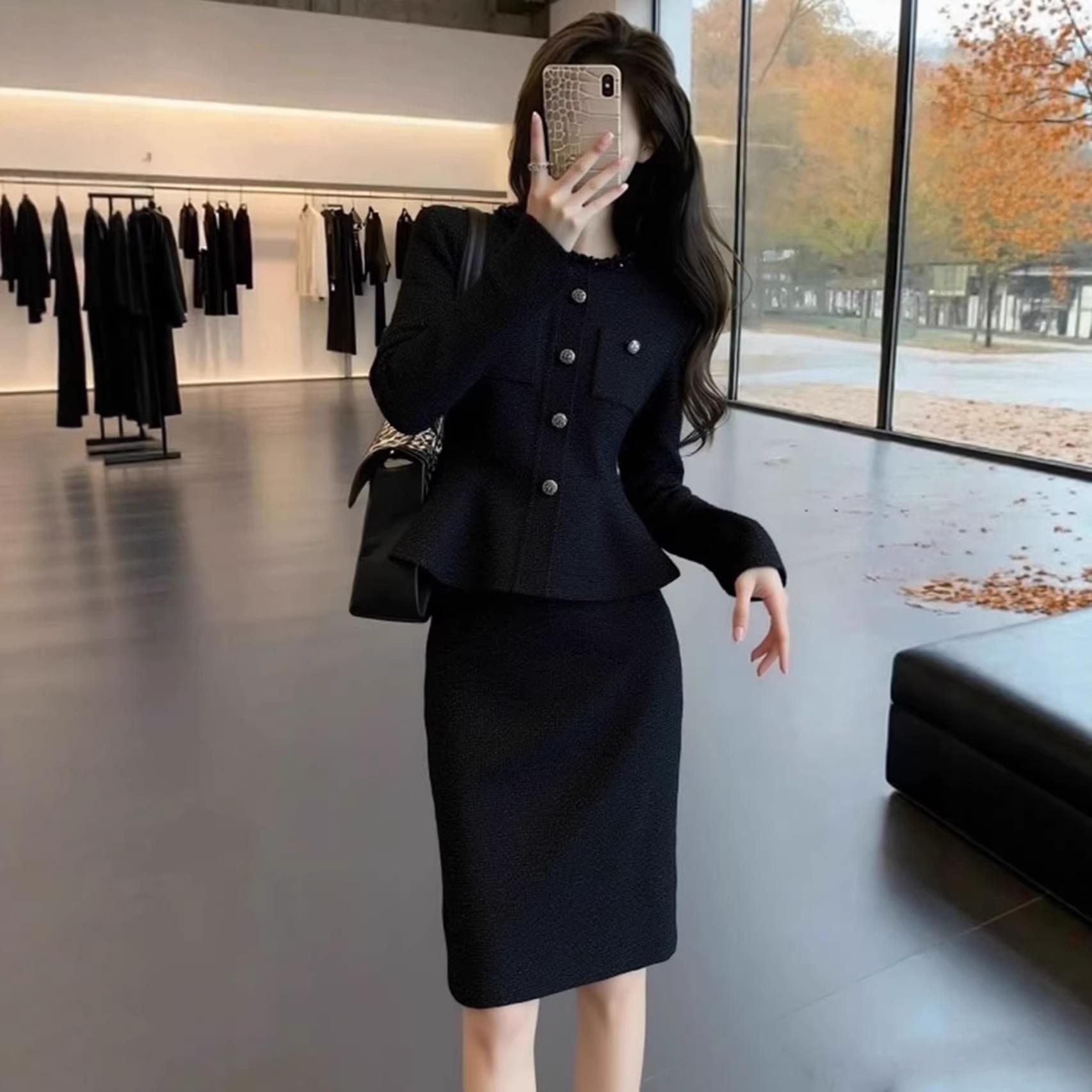2026 Women s Chic Black Two-Piece Set: French-Inspired Top & Skirt for Winter Commuting L