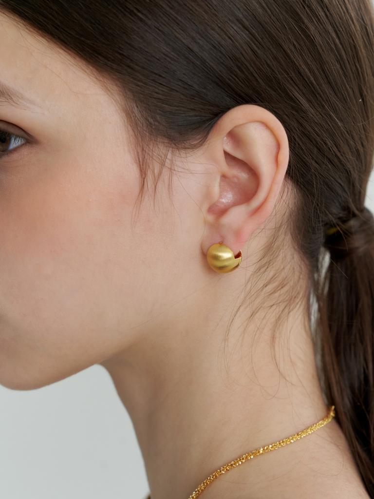Love Me Monster Pure Chic Ball Earrings M_Gd (L233Mer060)