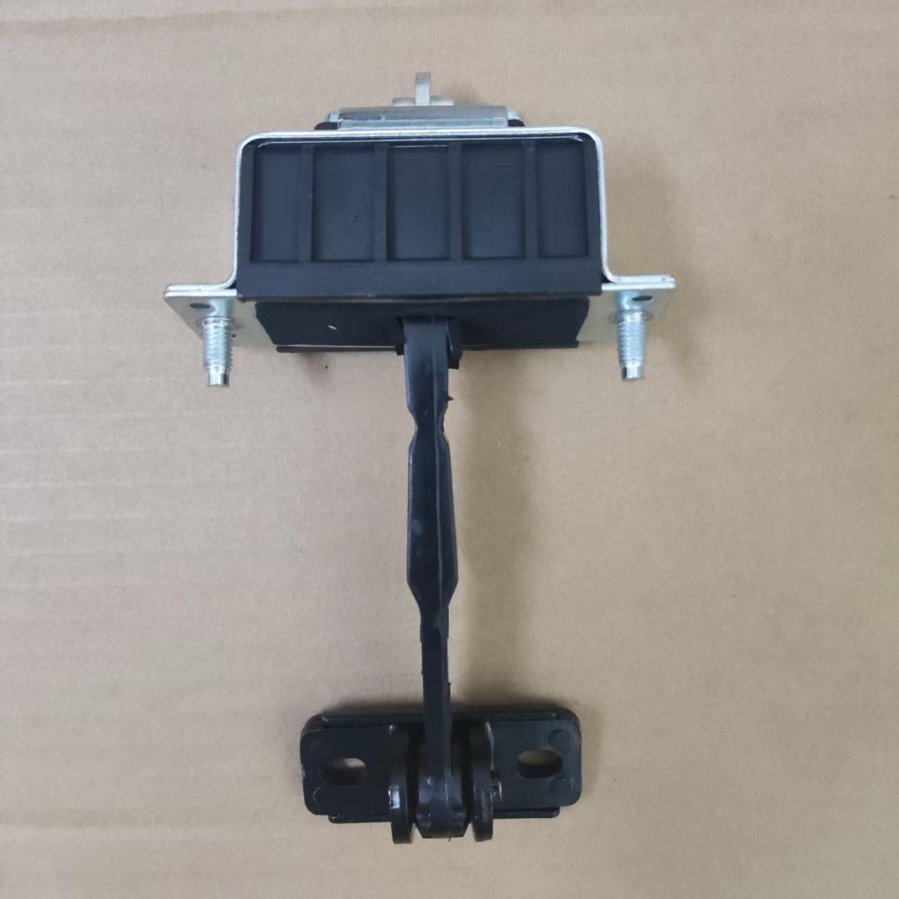 

Mercedes W203 C230 C200 Ограничитель передней двери, номер детали. 2037200116 One Hundred чёрный