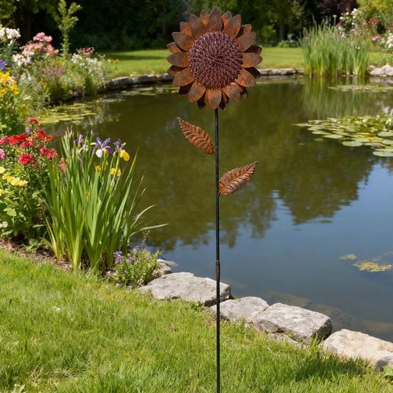 Decorazione Solare Girasole in Metallo Paletto da Giardino, Scultura Floreale Ruggine Retrò, Paletti Decorativi Rustici Ornamento per Decorazione Esterna Patio Prato Piante
