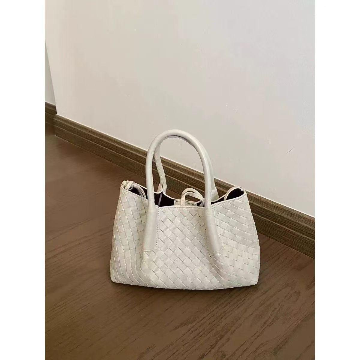 

Нишевая универсальная плетеная сумка-тоут: Роскошная черная сумка для поездок большой вместимости для женщин белый