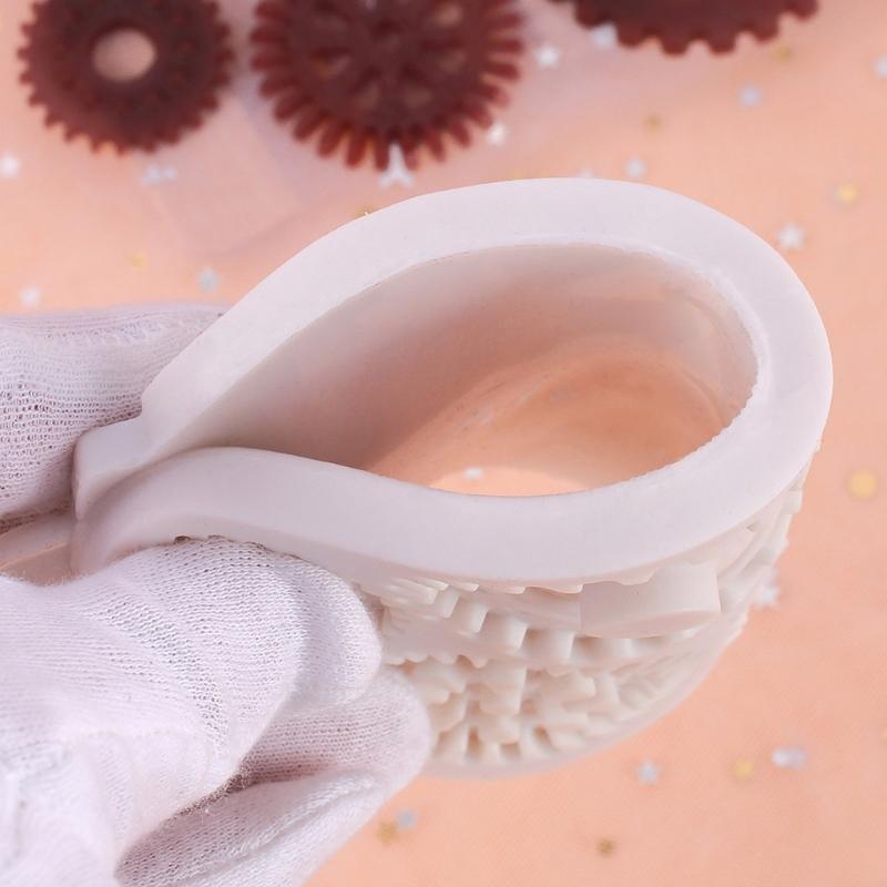 Chocolate Moulds Gears Shaped Baking Molds Fondant Moulds Cake Molds Silicone Material Perfect Gift for DIY Baking Lover