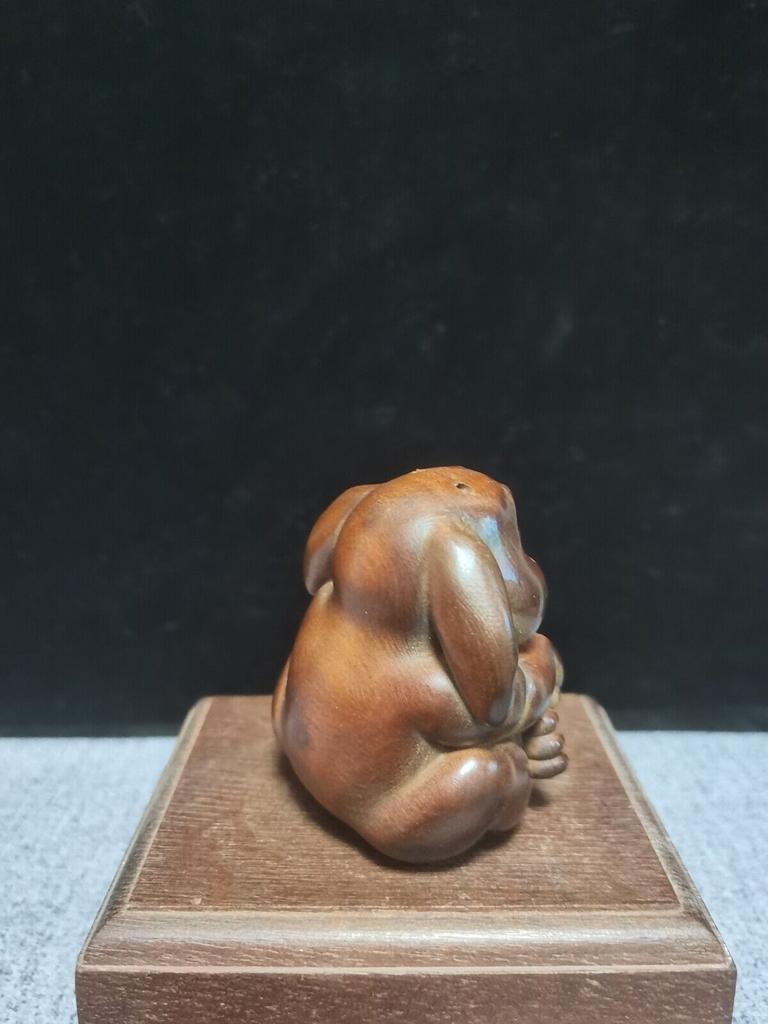 Chinese Vintage Boxwood Carved Cute Rabbit Statue Collection Figurines Gift Art