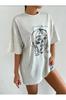 Damen Style Big Size T-Shirt Weißes Oversize-T-Shirt mit Gesichtsdruck