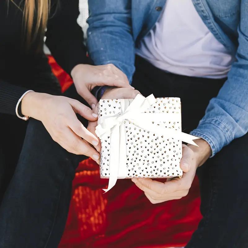 1 Roll Colored Heart Gift Wrapping Roll (300cm/118.1 Inch) | Ideal Decorative Paper for Parties