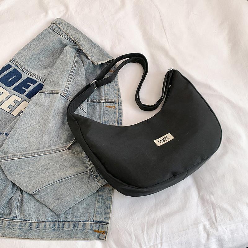 

Vintage Nylon Dumpling Bag Women s Student Casual Shoulder Bag 2024 Spring New Simple Fashion Large Capacity Street Style Bag чёрный