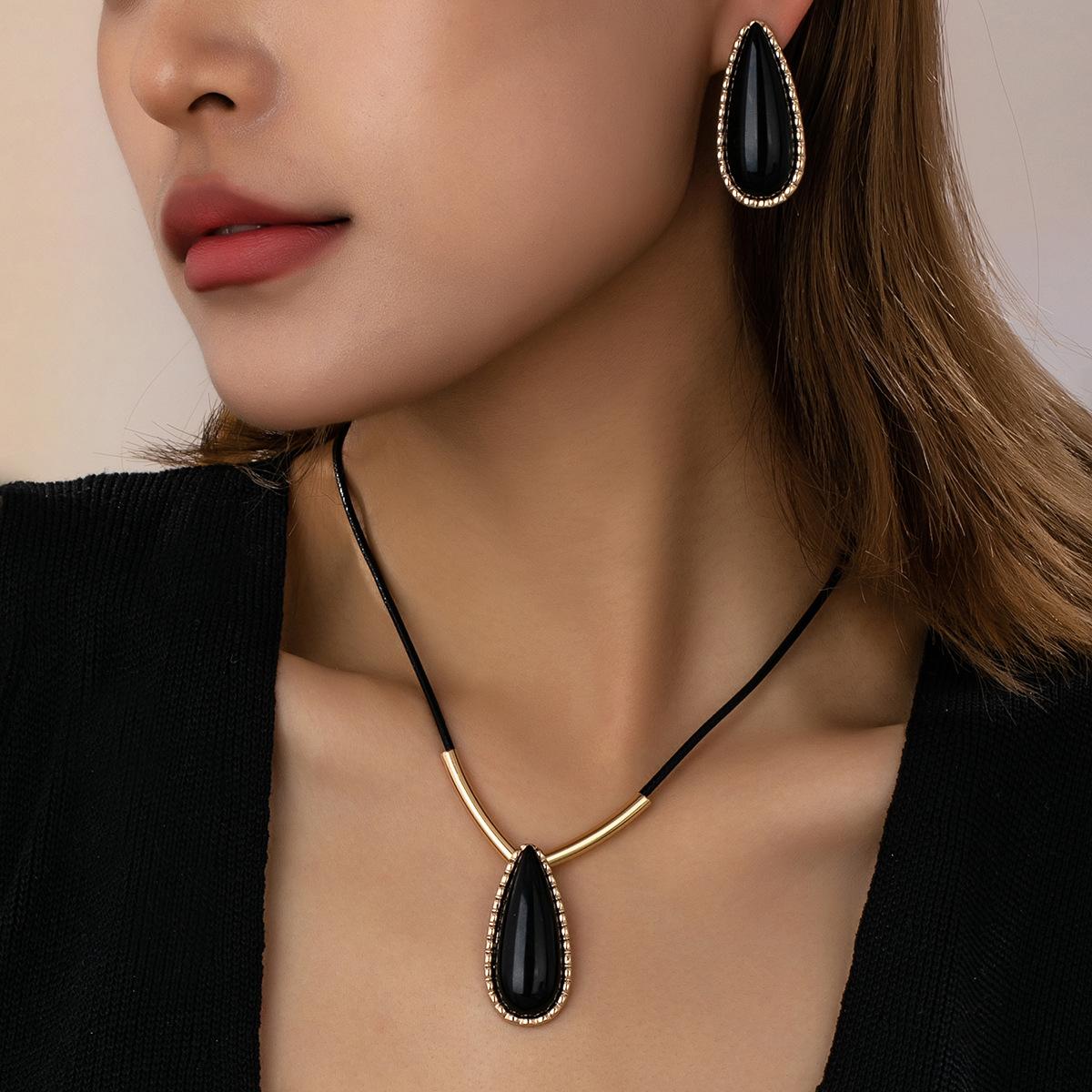 Fashion Jewelry Set necklace  earrings For Woman чёрный