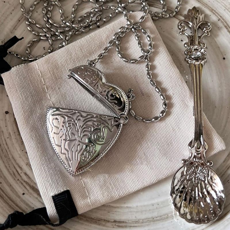 Trendig Lång Kedja Axelväska Kärlekshjärta Formad Hänge Halsband Justerbar Längd Choker Smycken för Modeälskare