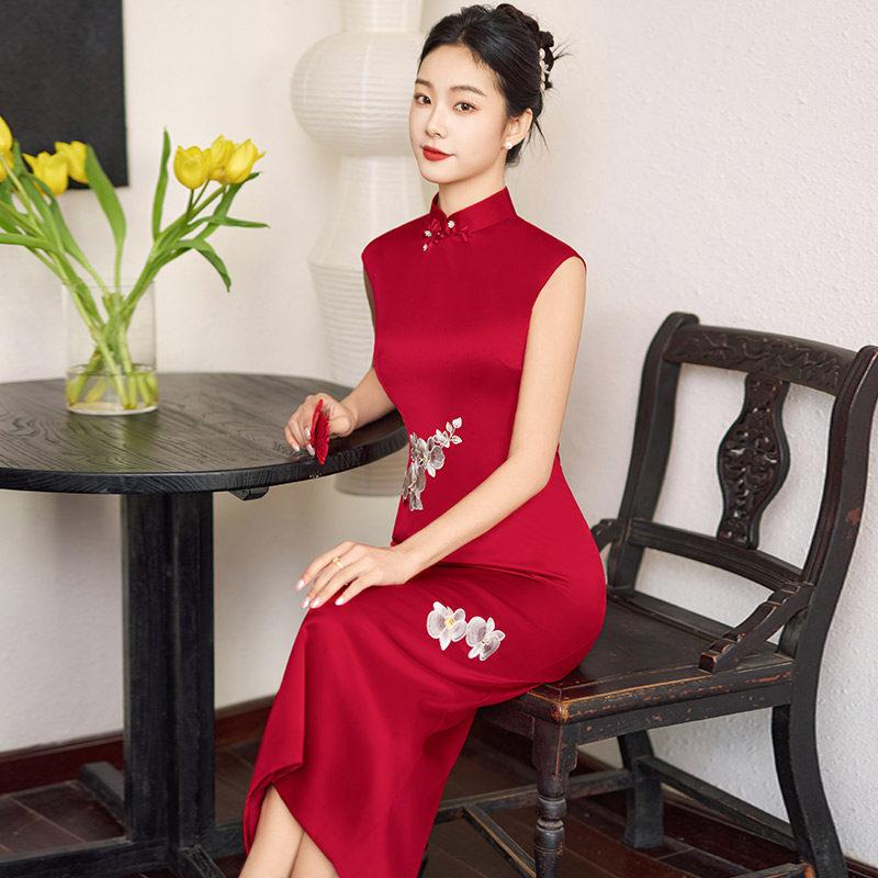 Embroidery red sleeveless new Chinese long cheongsam 1011 new women's high-end toasting clothes engagement return dress