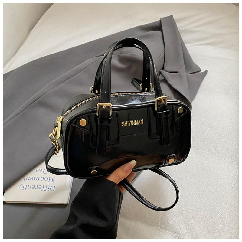 

A Niche High-profile Underarm Commuter Bag Simple Bowling Bag Stylish and Trendy Single-shoulder Crossbody Bag чорний