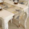 Drapeau de Table Minimaliste Moderne Motif Vague Jacquard Long Chemin de Table pour Table à Manger Serviette de Table Basse avec Accessoires à Pompons Serviettes Anti-poussière pour le Pied de Lit