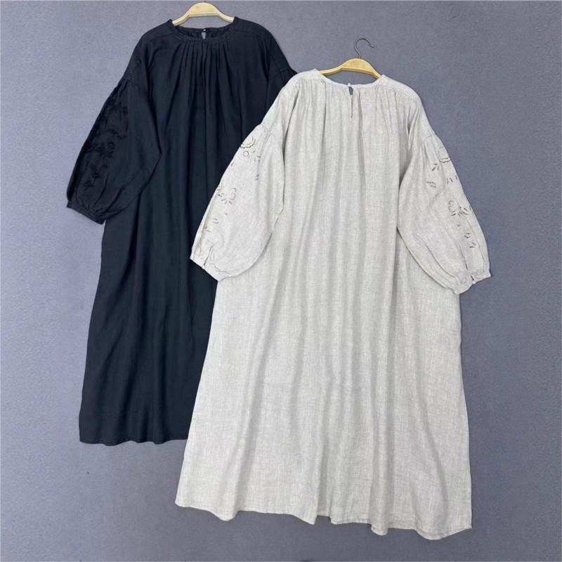Johnature Round Neck Hollow Embroidery Long Sleeve Dress Women Autumn Winter Vintage Round Neck Pleated Robe Dress