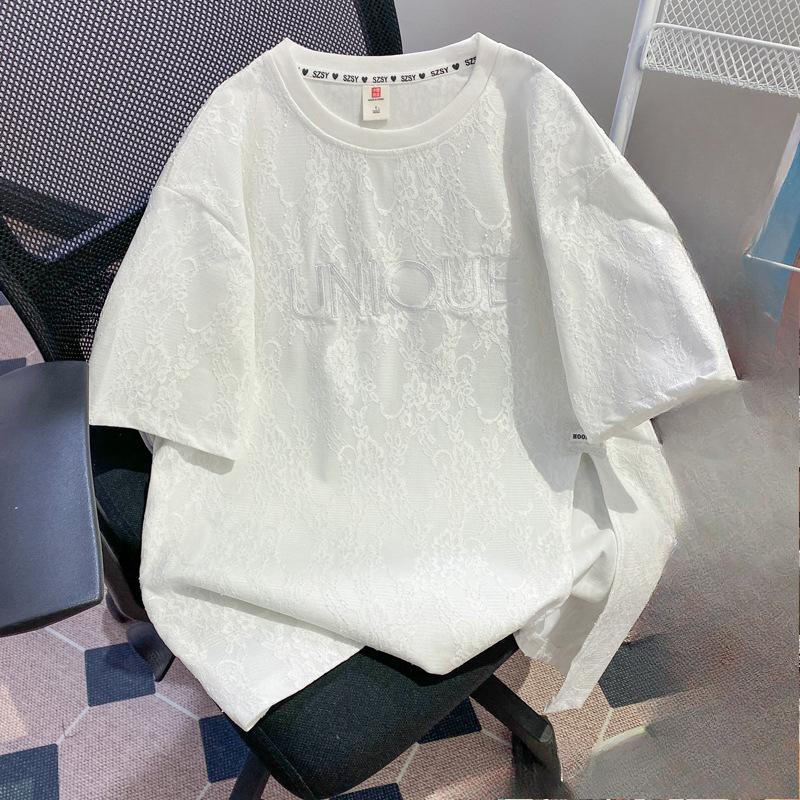 A Plus-size Lace Shirt with Embroidery