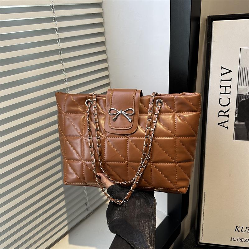 New Large-capacity Beautiful Tote Bag Spring and Summer Popular Fashion Versatile Shoulder Underarm Bag Handbag