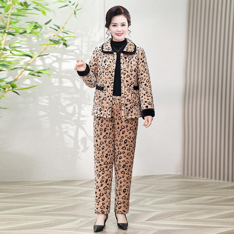 Stylish Winter Velvet-Trimmed Cotton Jacket & Pants Set for Middle-Aged and Elderly: Warm, Loose-Fit Two-Piece Suit