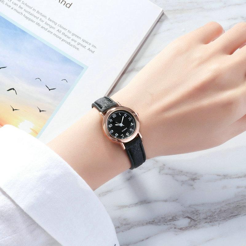 Fashion Minimalist Quartz Retro Watch With PU Leather Strap Round Dial Wrist Watch for Casual Daily Office for Women