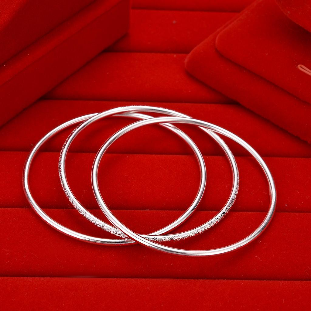 Nytt Armband med Tre Ringar Tre Liv Tre Generationer Armband Frostat Tre Ringar Vit Koppar Pläterad Silver Armband Födelsedagspresent