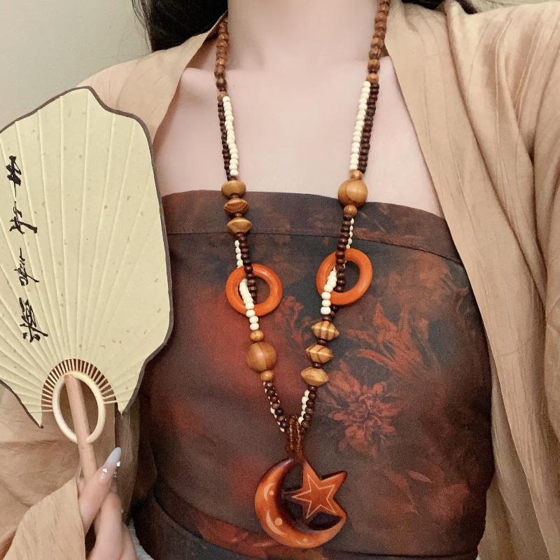 Bohemian Wood Bead Star Pendant Necklace Handmade Hypoallergenic Boho Accessory for Women Birthday Gift Daily Wear