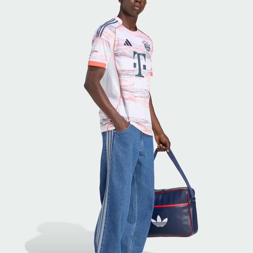 adidas FC Bayern 25/26 Auswärts AEROREADY Bequem Vielseitig Kurzarm Fußballtrikot Herren Oberteile Weiß JJ2143
