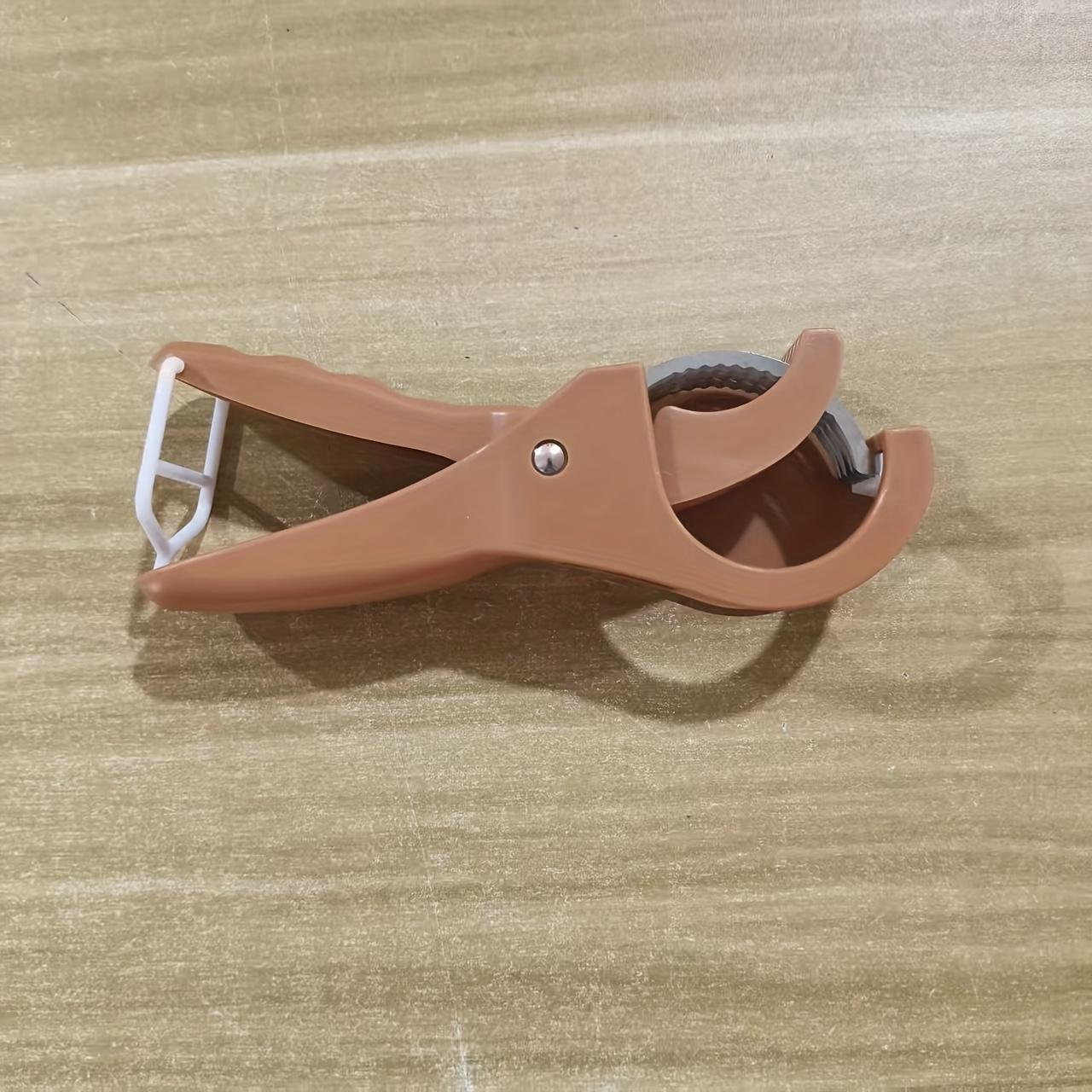 Эта многофункциональная овощерезка и фрукторезка — эргономичный, экологичный кухонный резак с регулируемыми лезвиями, изготовленный из прочного полипропилена. красный