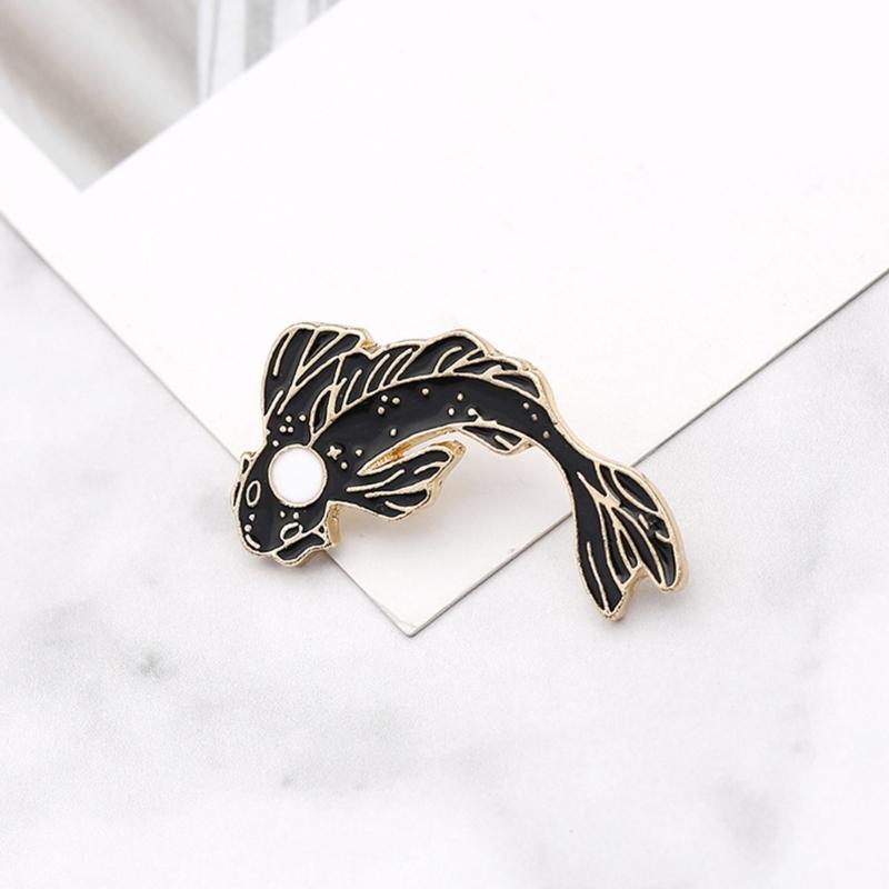 2pcs Enamel Kois Fish Badge Set Stylish Yin Yang Lapel Pins for Backpacks Women Men Breastpin Versatile Badge Jewelry