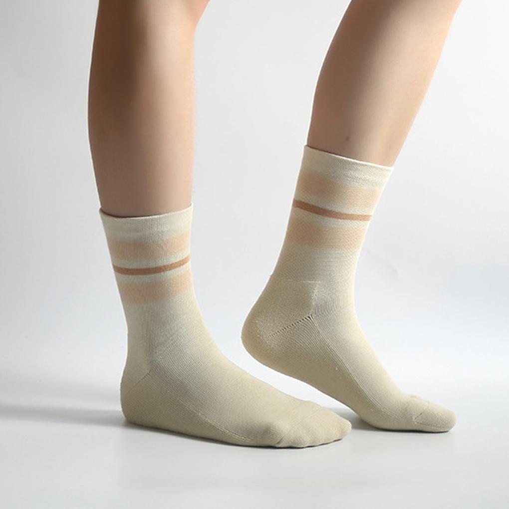 1 Pair Woman Winter Sock Breathable Socks Sweat-absorbent Cotton Fashion Casual Hosiery Portable Soft Footwear Accessory