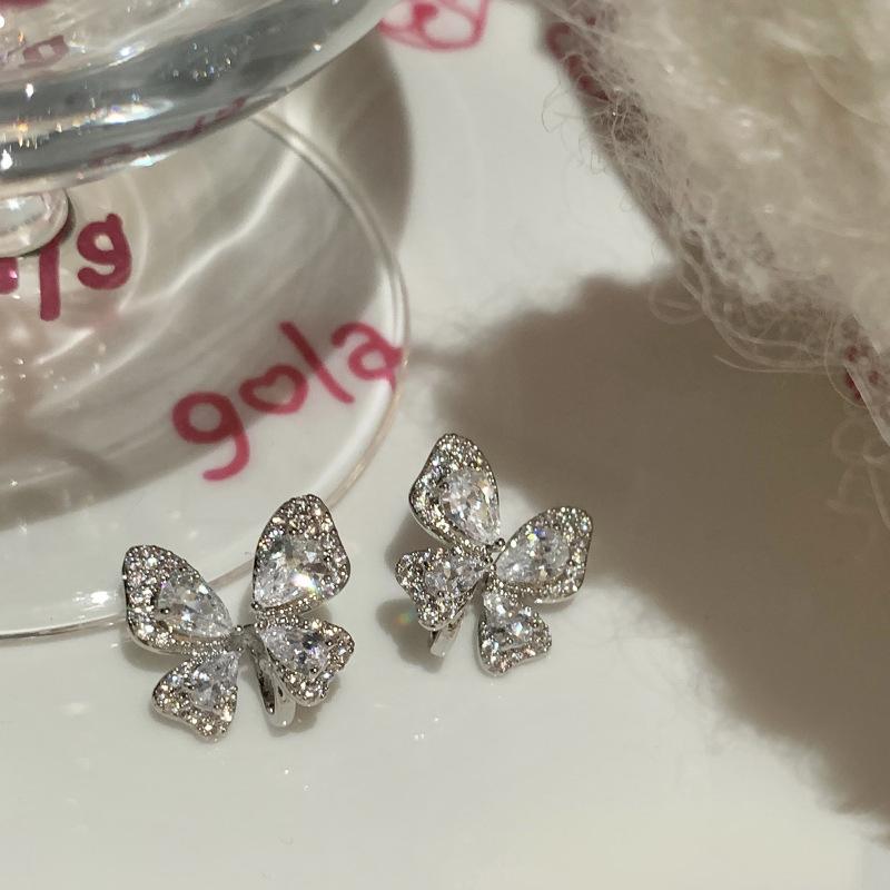 Light Luxury Niche Zirconia Butterfly Earrings Summer Senior Sense of Unique Earrings Female Design Sense of Cold Style Temperament Earrings