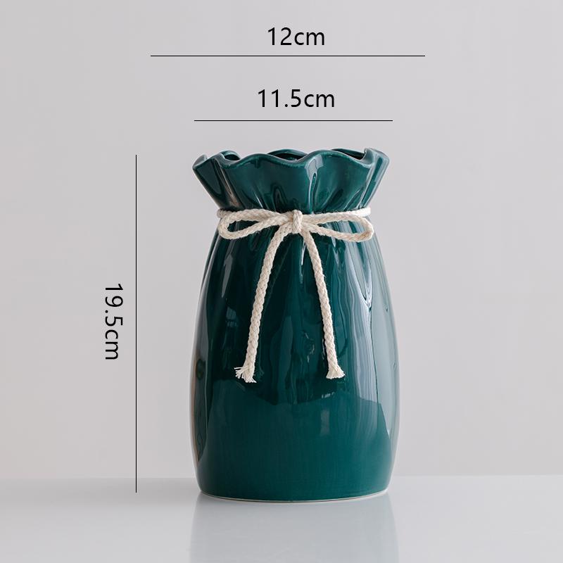 Nordic Minimalist Ceramic Flower Vase for Dried Flowers - Elegant Home Decor and Desktop Ornament.