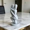 Three-dimensional Effect Statue 3D Printed Hugging Couple Sculpture, Abstract Embrace Figurine with Smooth Curves, Minimalist Balanced Weight Ornament