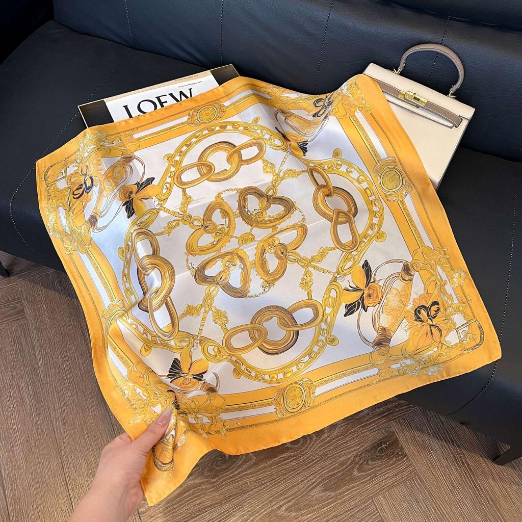 Simulated silk women's small square scarf, Korean cashew nut leopard print small silk scarf, headscarf, four-season scarf, professional scarf.