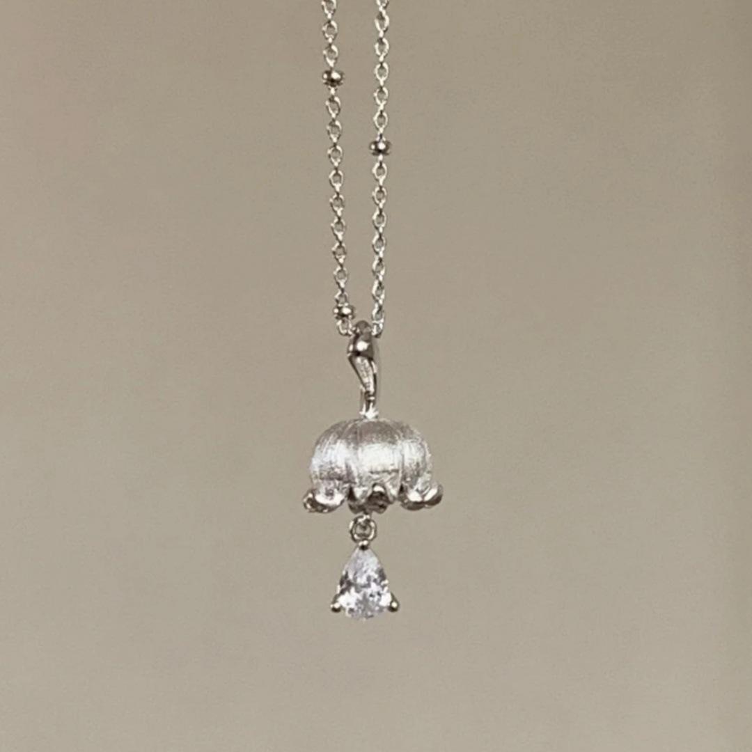 Ландыш   Французское Ретро Матовая Водяная Капля Цветок Ожерелье Женственность Нишевое Высокое Чувство Простая Цепочка на Ключицы