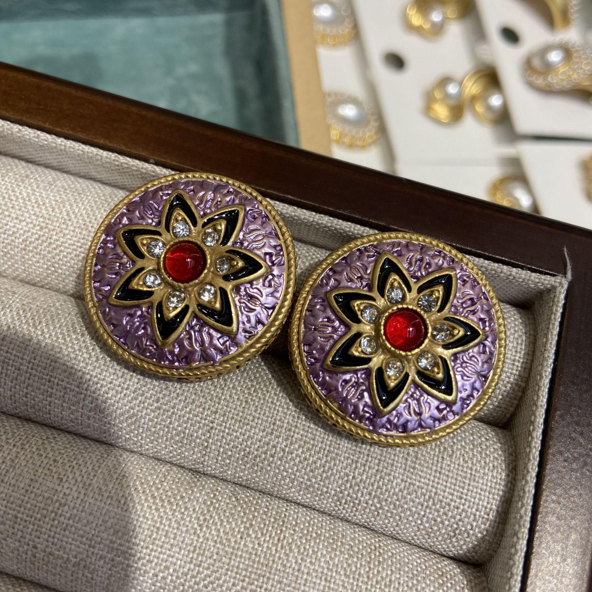 

Russian Gold Enamel Oil Dripping Star Purple Round Stud Earrings Diamond Glazed Earrings Court Style Antique Earrings