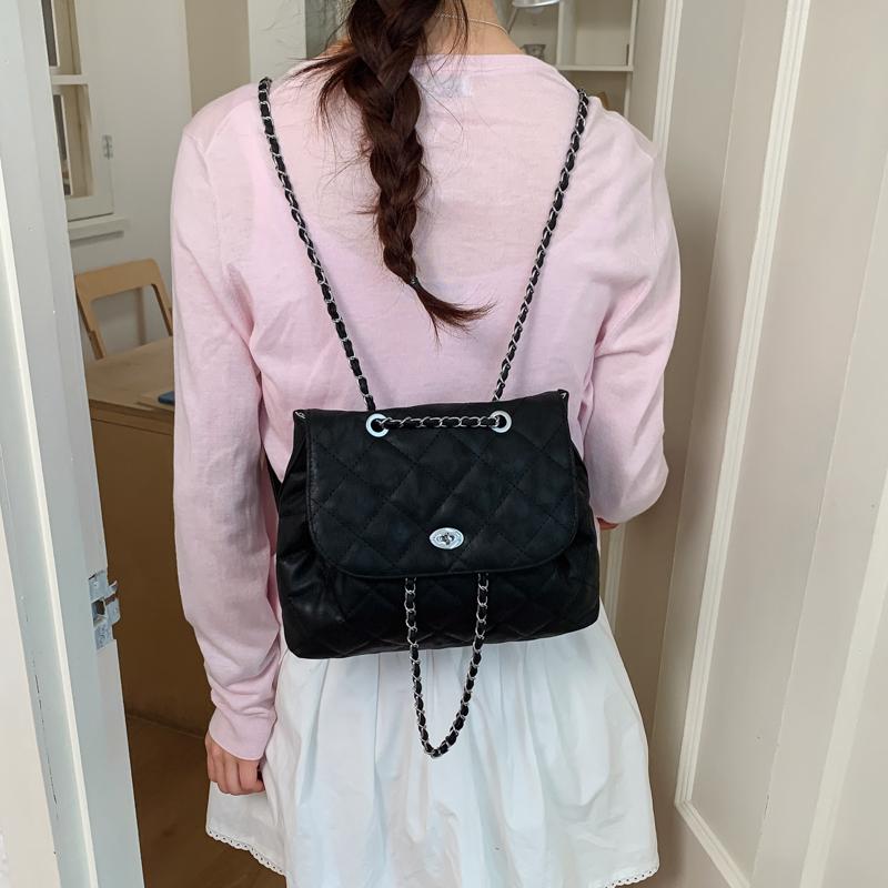Quilted Chain Shoulder Bag for Women Fashionable Handbag with Adjustable Strap Elegant Daily Use Crossbody Bag