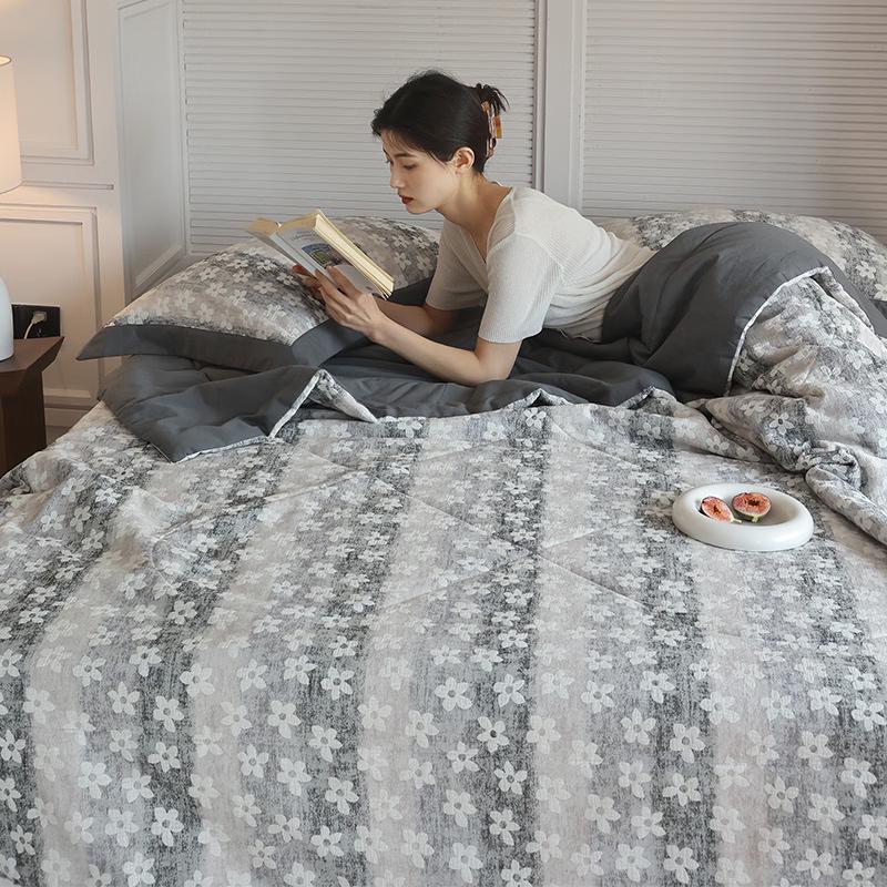 Mling Yarn-Dyed Jacquard Summer Quilt