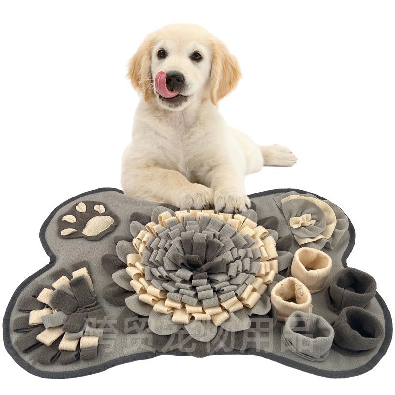 

Washable Snuffle Mat for Dogs & Cats - Interactive Slow Feeder & Hide-and-Seek Toy 64*43cm серый/белый
