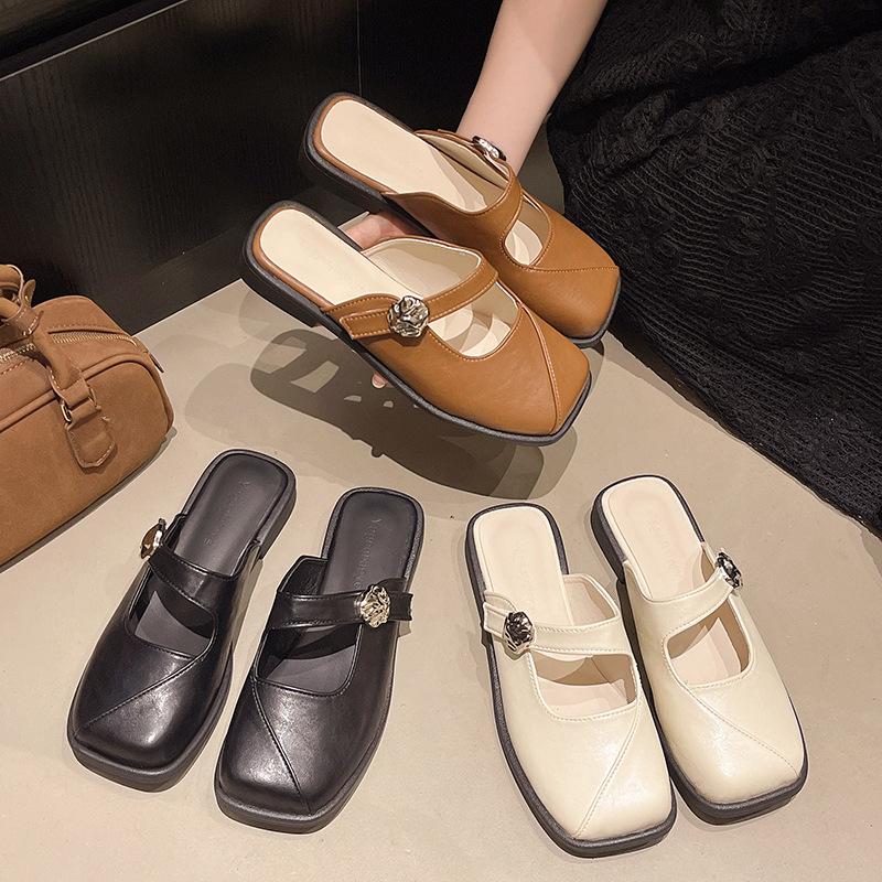 Korean Version of the Outer Wear Flat Bottom Versatile Square Head Cool Slippers Women's 2025 New Spring and Summer Low Heel Retro Lazy Bag Head Half