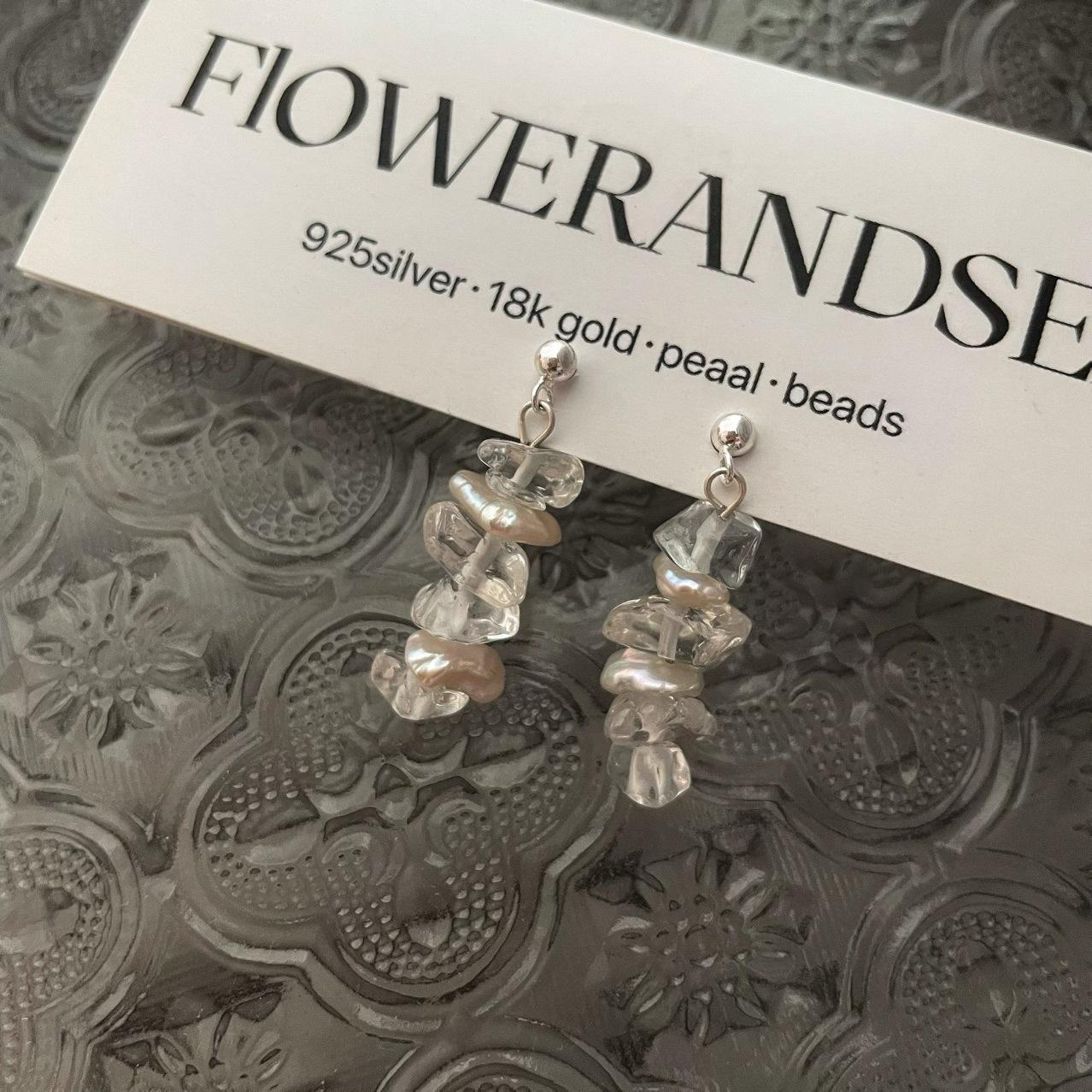 

Crystal clear natural special-shaped pearl white crystal stud earrings whole body S925 silver earrings personalized niche earrings light luxury one sizc